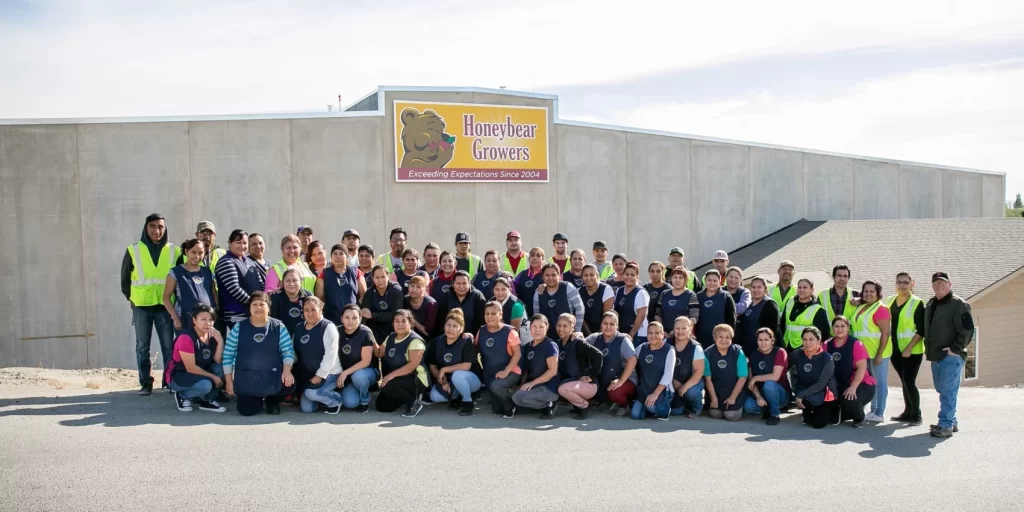 The awesome team at Honeybear Growers who use Hectre's award winning AI Spectre to help streamline their packing operations and reduce repacks